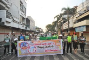Kasat Lantas Polresta Mojokerto: Covid-19 Masih Ada, Pilih Sehat atau Kuburan