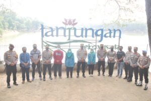 Kapolresta Mojokerto Patroli Pengecekan Prokes di Waduk Tanjungan