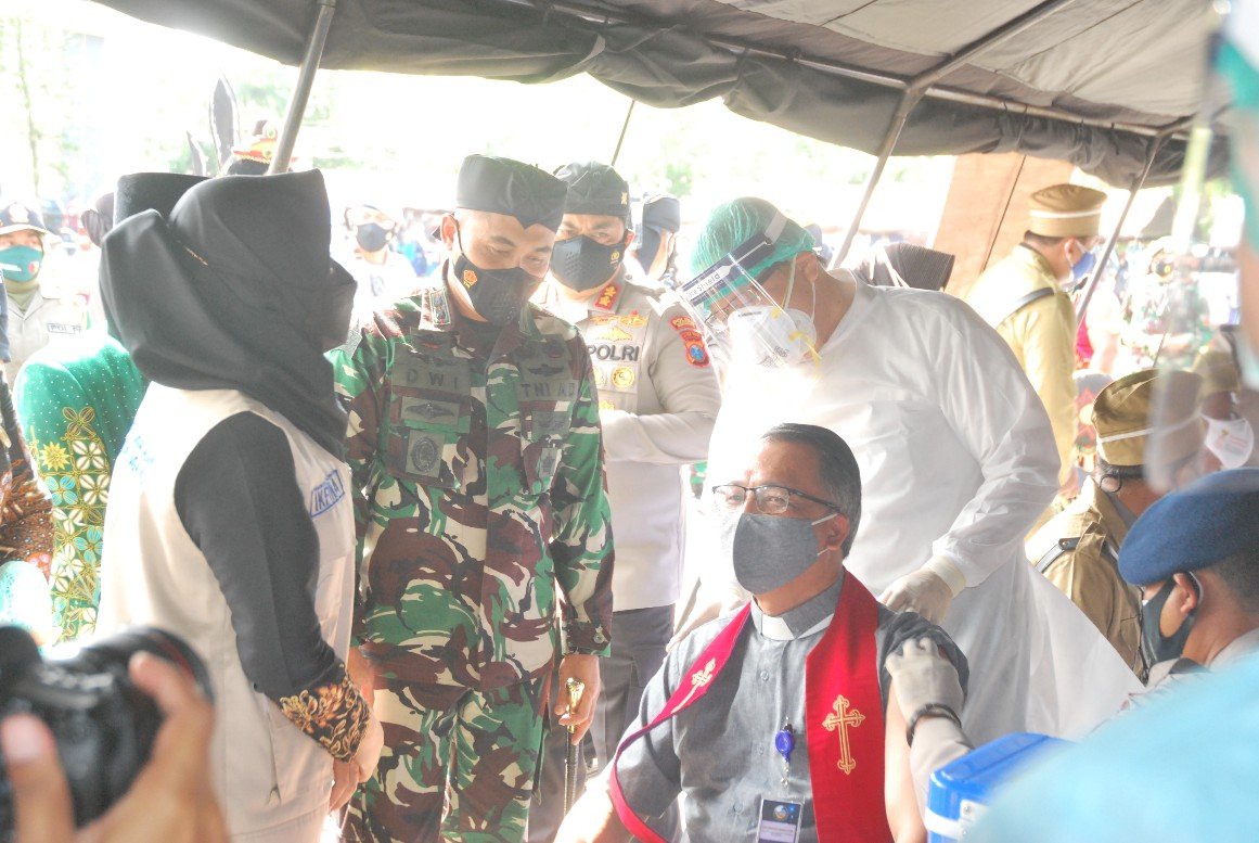 Polres Mojokerto Adakan Vaksinasi Massal Gratis