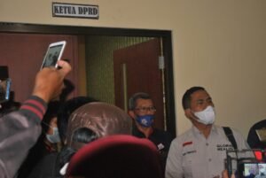 Wali Murid SDN Pohkecik Kecewa dengan Kinerja DPRD Kabupaten Mojokerto dan Polres Mojokerto