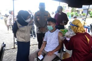 Bupati Mojokerto Ajak Warga Tidak Perlu Takut dan Ragu dengan Vaksin