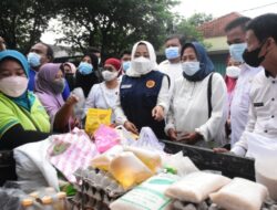 Bupati Mojokerto Tinjau Operasi Minyak Murah