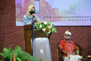 Bupati Ikfina Ajak Budayawan Bersinergi Menanggulangi Covid-19