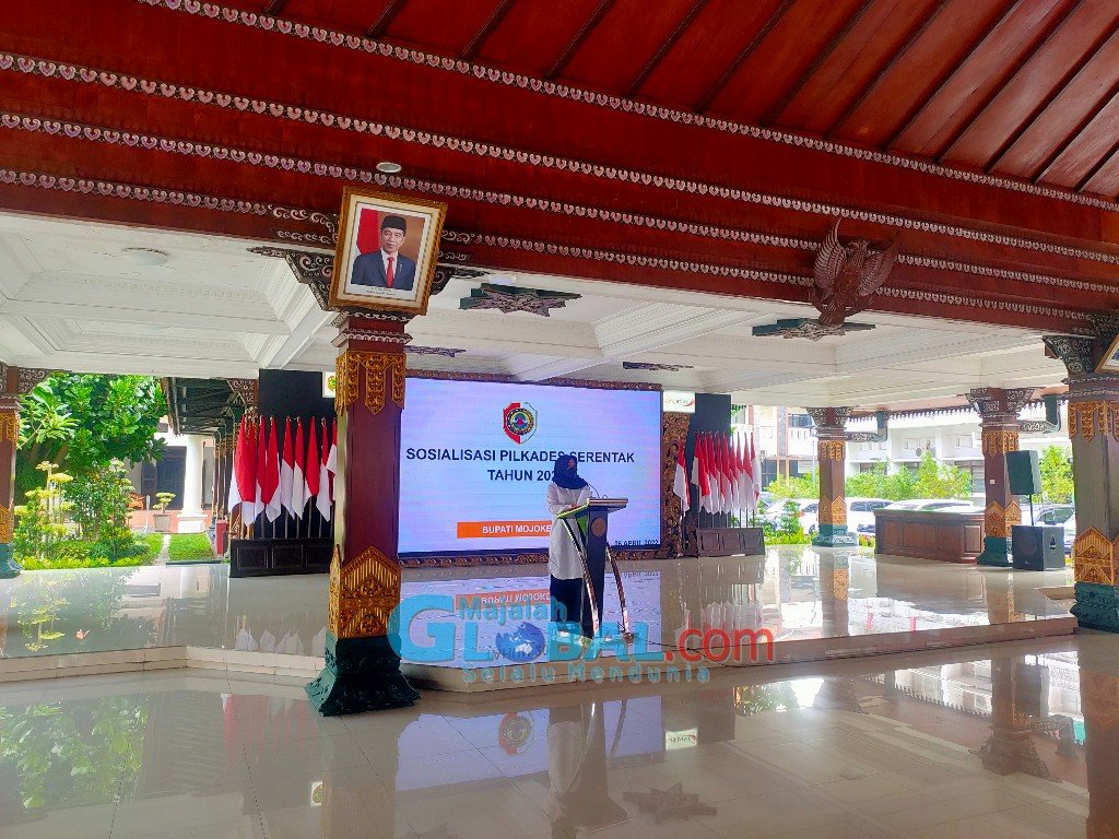 Bupati Mojokerto Saat Membuka Secara Resmi Sosialisasi Pilkades Serentak Kabupaten Mojokerto Tahun 2022
