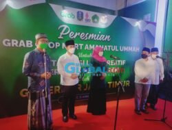Resmikan Grab OPOP Mart Amanatul Ummah, KH. Asep Berharap Driver Grab Bisa Jadi Pengusaha