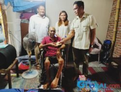 Gerindra Kota Mojokerto Peduli, Berikan Kursi Roda dan Tali Asih untuk Pak Santoso