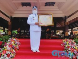 Pertama dalam Sejarah, Kades Brangkal Dapat Penghargaan Lunas Pajak dari Bupati Mojokerto