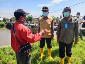 Gerak Cepat, Didik Chusnul Yakin Berikan Bantuan Bencana Banjir Jotangan