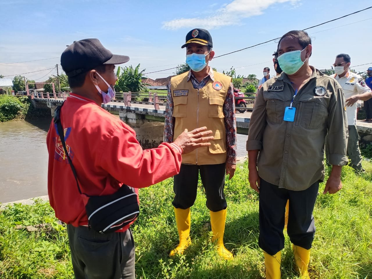 Gerak Cepat, Didik Chusnul Yakin Berikan Bantuan Bencana Banjir Jotangan