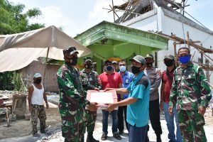 Danrem 082/CPYJ Bantu Pembangunan Mushola di Jombang