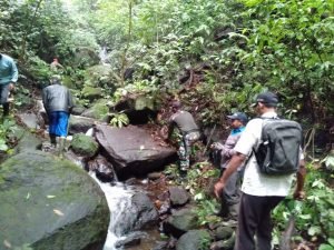 Koramil 0815/17 Trawas Bersama KPH Pasuruan Giatkan Mitigasi Bencana