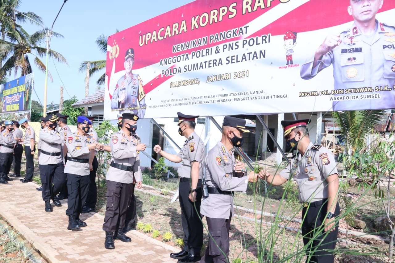 Upacara Korps Raport Kenaikan Pangkat Anggota Polri dan Pns Polri Polda Sumsel