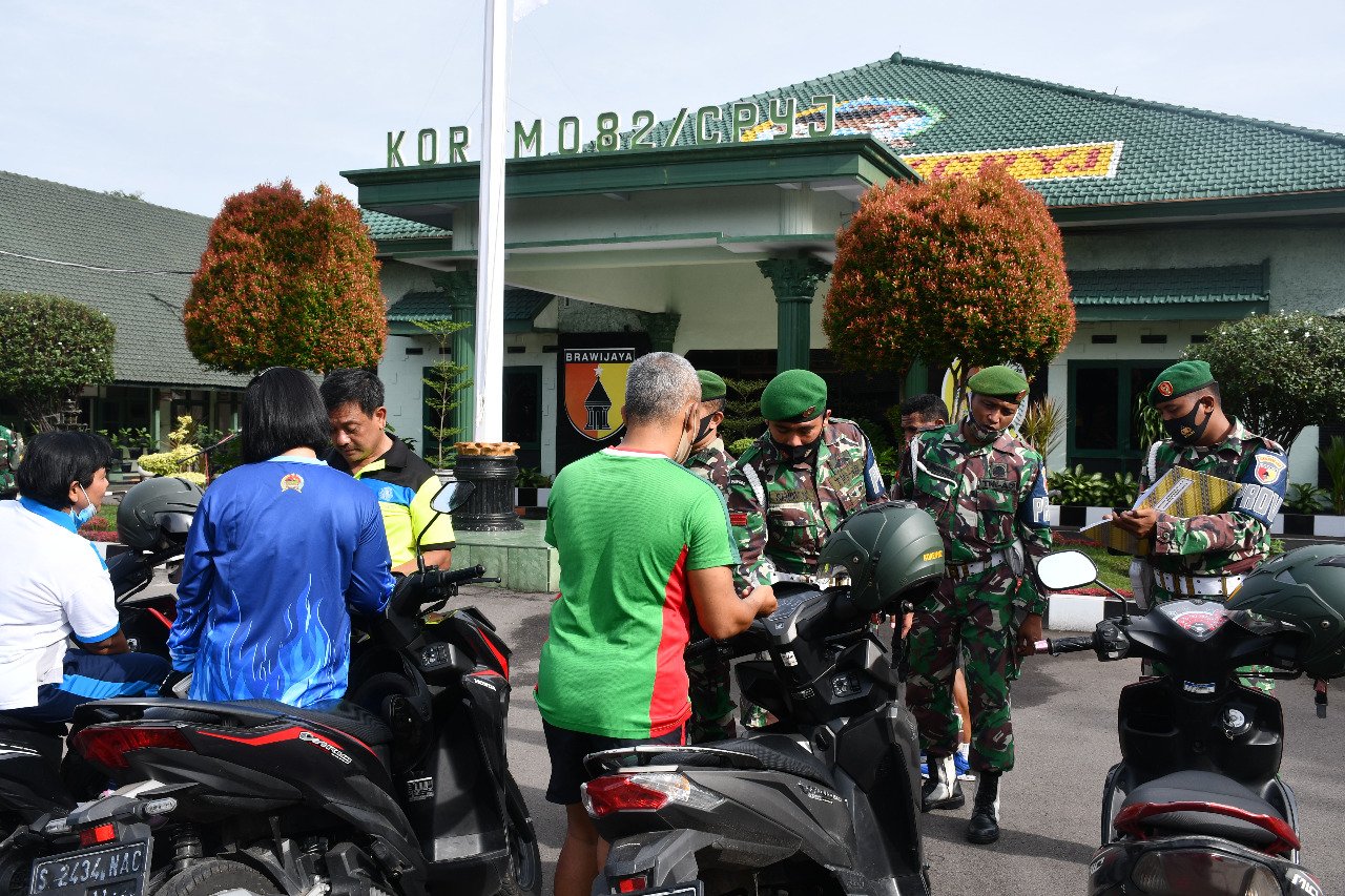 Korem 082/CPYJ Adakan Pemeriksaan Kendaraan Dinas dan Kendaraan Pribadi