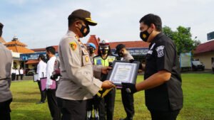 Polresta Mojokerto Berikan Reward pada 23 Personel yang Berdedikasi Tinggi