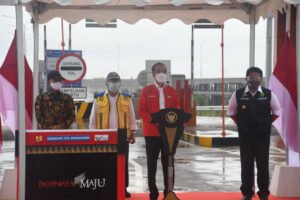 Kapolda Sumsel dan Forkompimda Sumsel Sambut Presiden Jokowi Kunker Ke Palembang