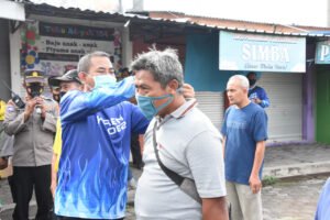 Danrem 082/CPYJ Gencarkan Olahraga Gowes Sambil Bagi Masker