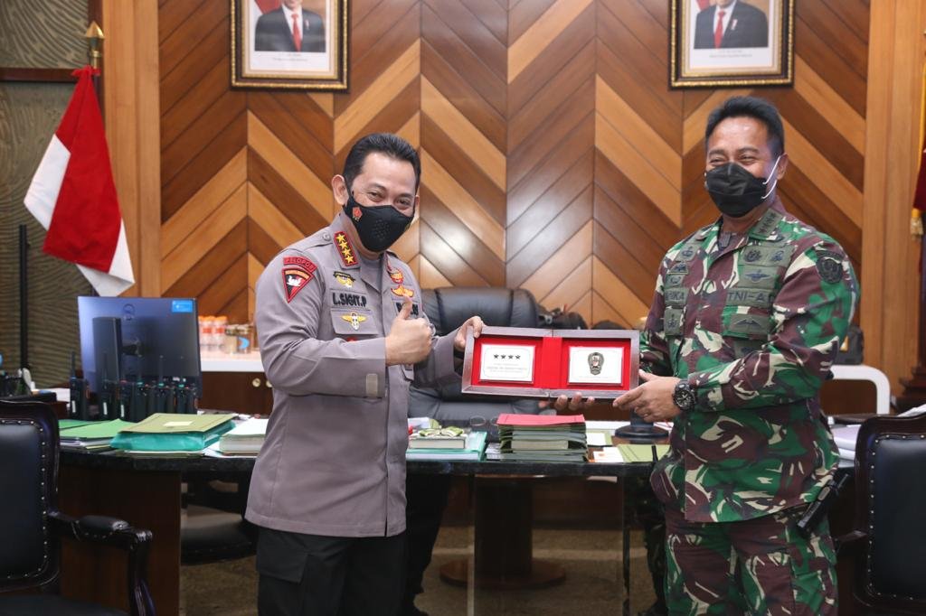 Kapolri Mengunjungi Kepala Staf Angkatan Darat (KSAD)