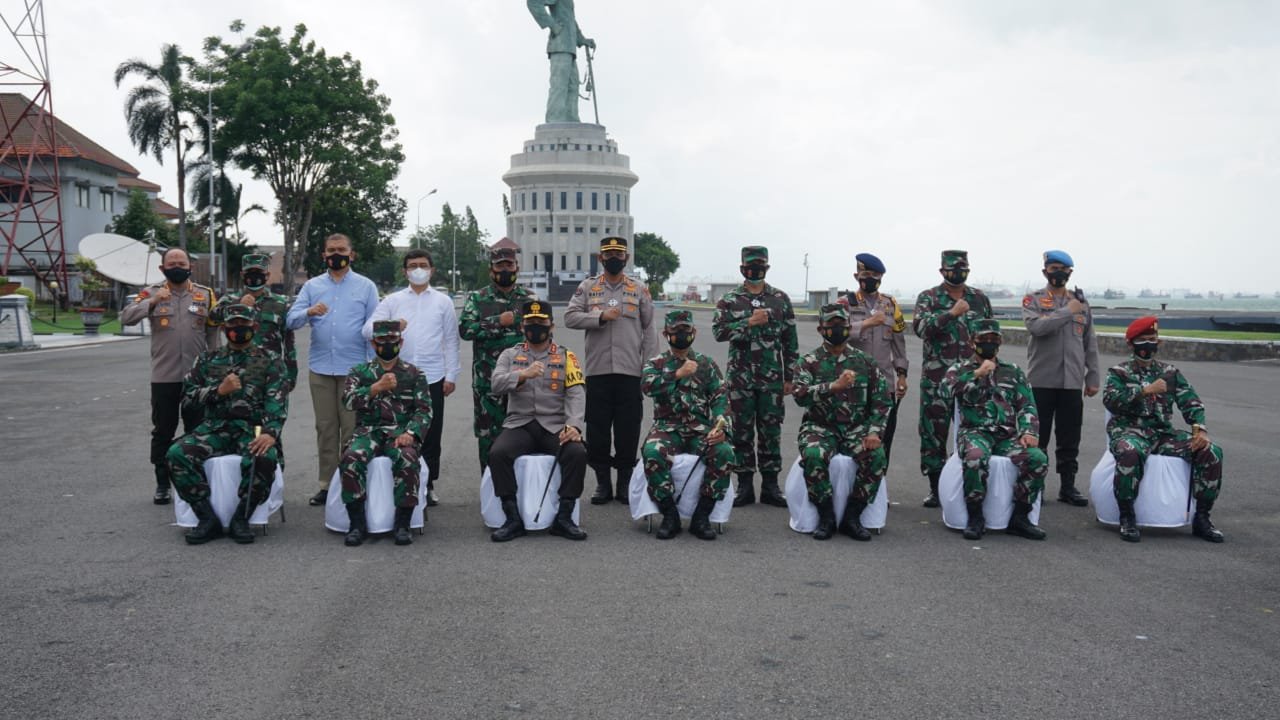 Kapolda Jatim Jalin Silaturahmi Dengan Pangkoarmada II