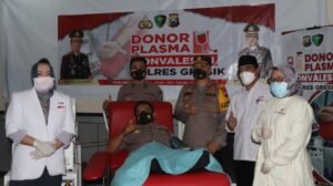 Anggota Polres Gresik Penyintas Covid-19 Melaksanakan Screening Donor Plasma