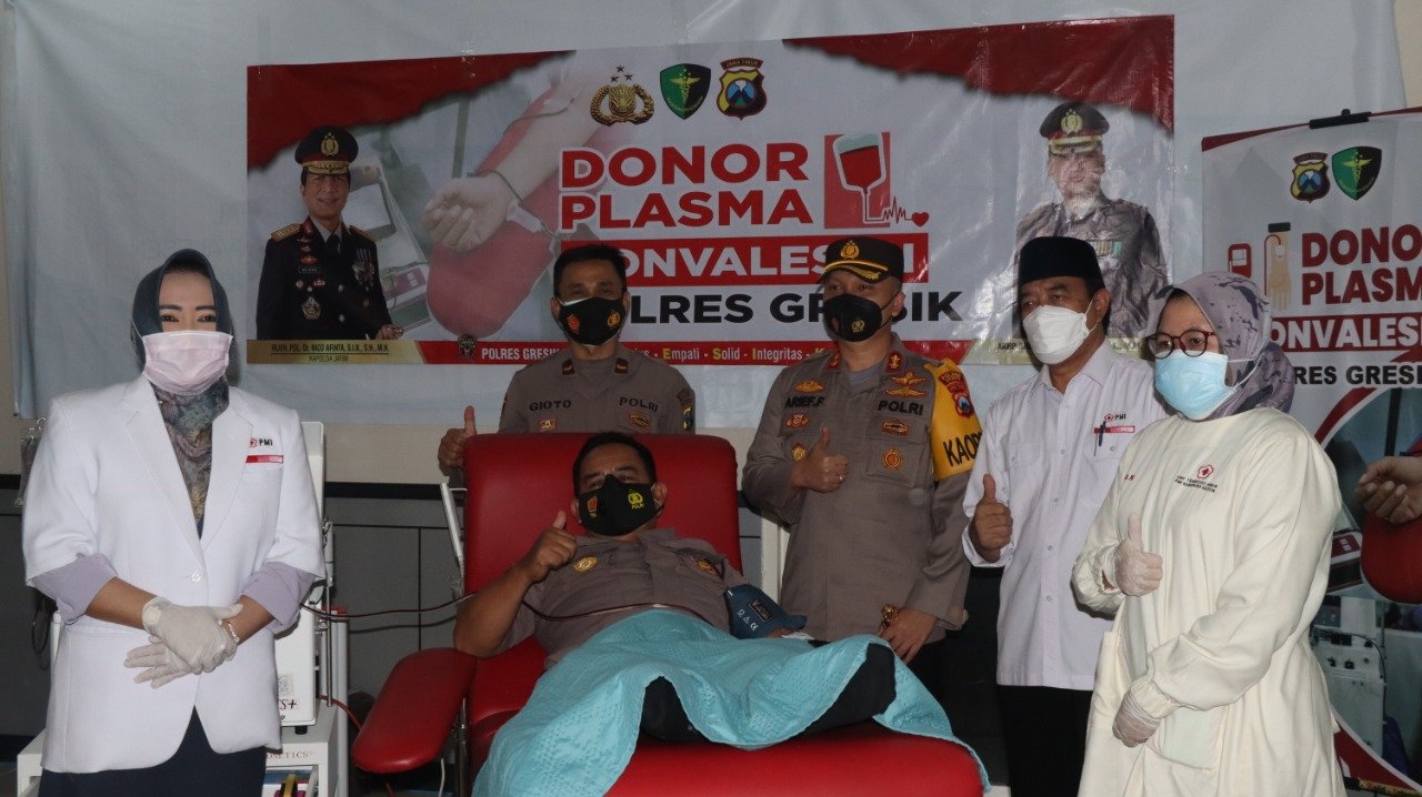 Anggota Polres Gresik Penyintas Covid-19 Melaksanakan Screening Donor Plasma