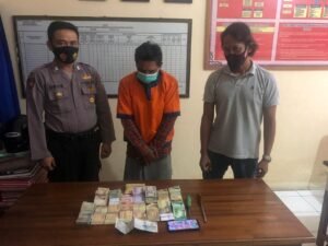 Pencuri Kotak Amal ini Babak Belur Dihajar Warga