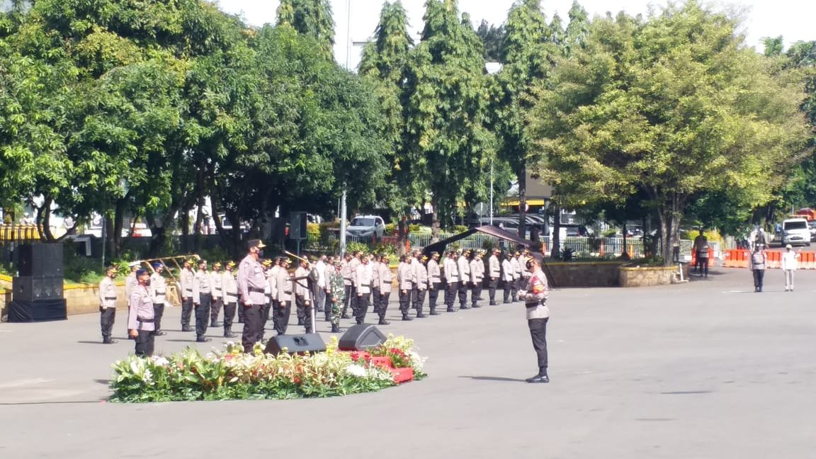 Kapolri Lepas 40.366 Bhabinkamtimas Untuk Antisipasi Penyebaran Covid-19