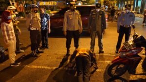 Polresta Mojokerto Jaring 185 Pelanggar Prokes, Ada yang Kena Hukuman Push Up