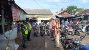 Tiga Pilar Sosialisasi Prokes di Pasar Tradisional Balongpanggang