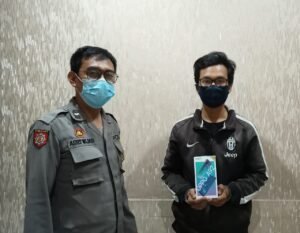 Polsek Manyar Tangkap Kurir Pencuri Barang Paketan Ekspedisi