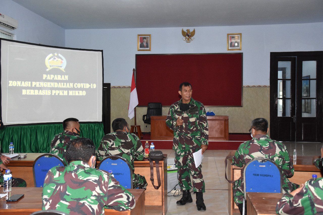 Kasiter Korem 082/CPYJ  Sosialisasikan PPKM Mikro