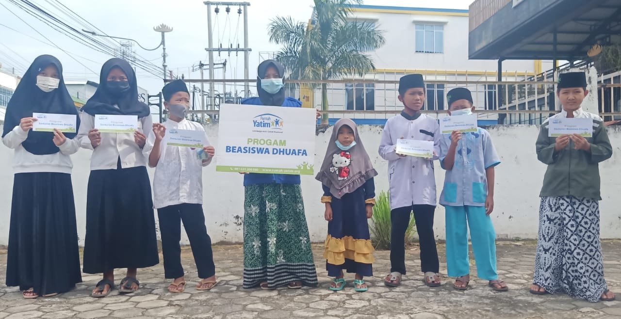 Rumah Yatim Cabang Lampung Kembali serahkan Bantuan Pendidikan untuk Anak Yatim Dhuafa