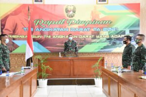 Danrem 082/ CPYJ Mengikuti Rapim TNI AD 2021 Secara Virtual