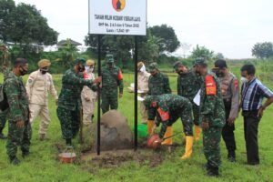 Kodim 0815/Mojokerto Pasang Patok Tanah Milik TNI AD