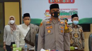 Kapolresta Mojokerto Ikuti Vidcon Launching Pencanangan Gerakan Santri Bermasker
