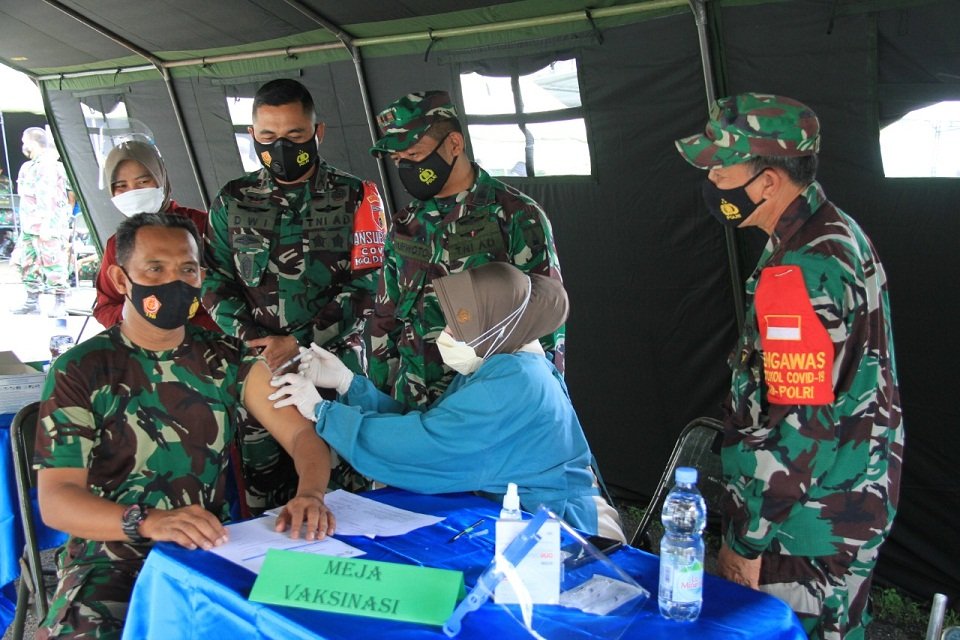 Ratusan Prajurit Kodim 0815/Mojokerto Divaksin Sinovac