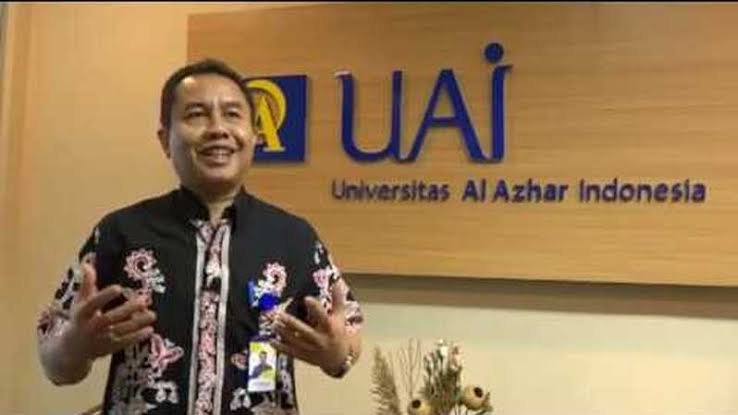 Pakar Hukum Sebut Kerumunan di Maumere Bukan Pidana, Wajar Kalau Laporan Warga Ditolak