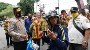 Forkopimda Kota Mojokerto Turun Langsung di Operasi Yustisi