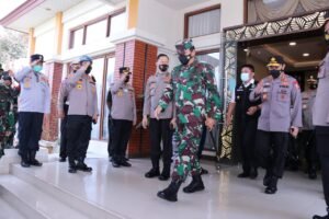 Kapolri-Panglima TNI Targetkan 1 Juta Vaksinasi Sehari