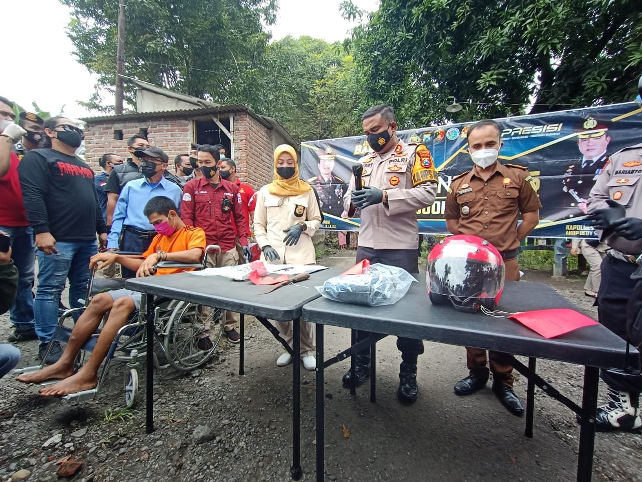 Kapolresta Mojokerto Saat Konferensi Rekonstruksi Pembunuhan Terapis Mojokerto