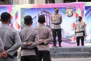 Kapolda Sumsel Beri Reward pada 51 Personil dan Berikan Bantuan Perumahan pada 3 Personil