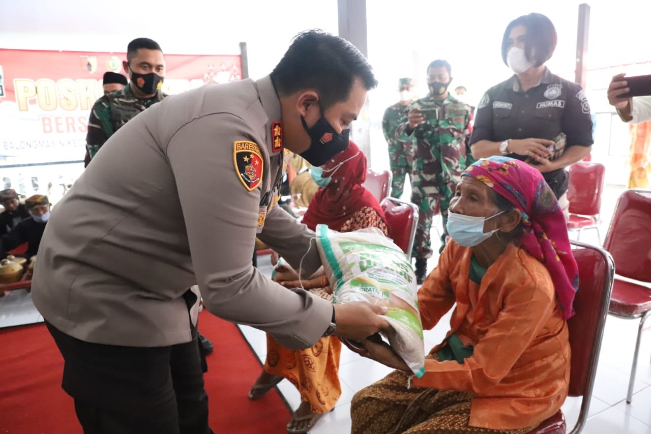 Kapolres Mojokerto, Dandim 0815 dan ACT Mojokerto Berikan Bantuan Sembako