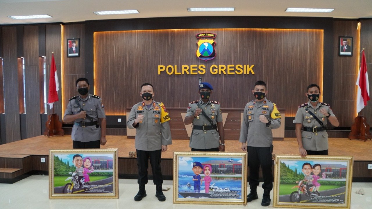 Kapolres Gresik Pimpin Upacara Sertijab