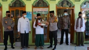 Ini Pesan Kapolresta Mojokerto saat Baksos di Yayasan Yatim Piatu Insan Mulia