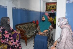 Peringati HUT Ke-75 Persit KCK Koorcabrem 082 PD V Brawijaya Bagikan Paket Sembako