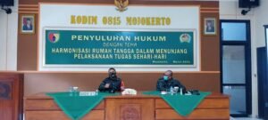 Prajurit dan PNS Kodim 0815/Mojokerto Terima Penyuluhan Hukum