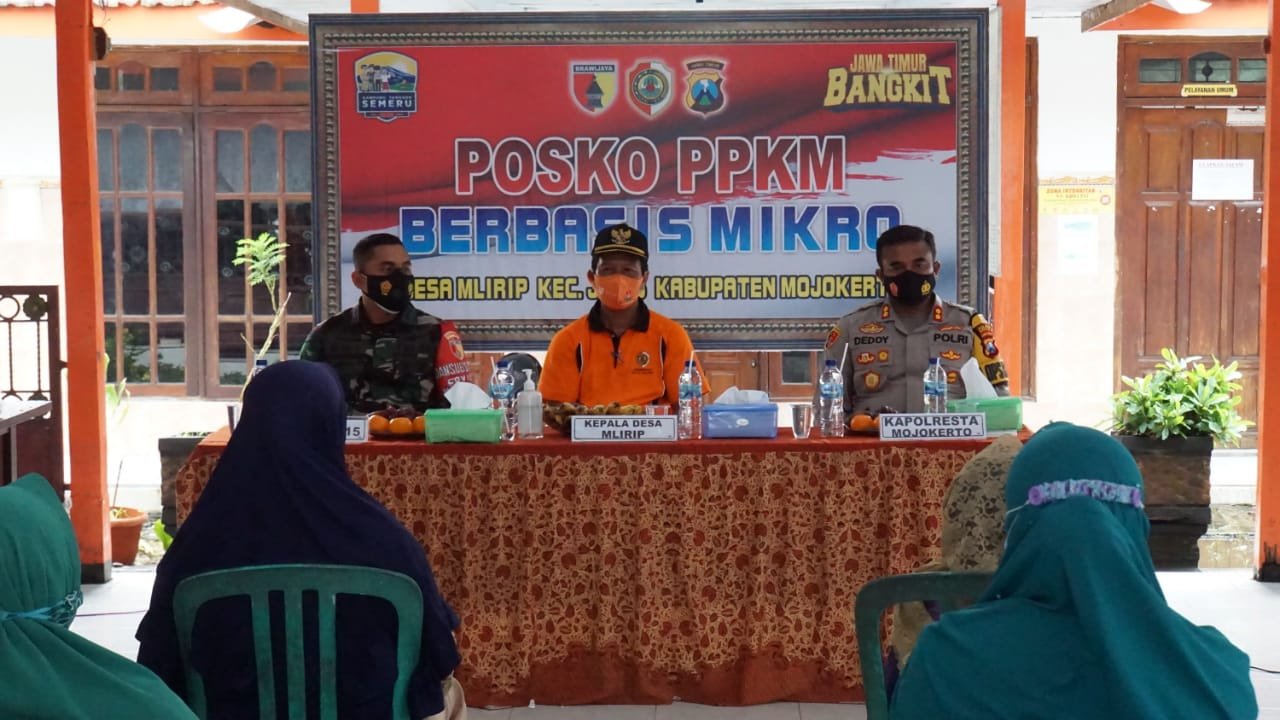 Kapolresta Mojokerto dan Dandim 0815 Tinjau Posko PPKM Mikro Mlirip
