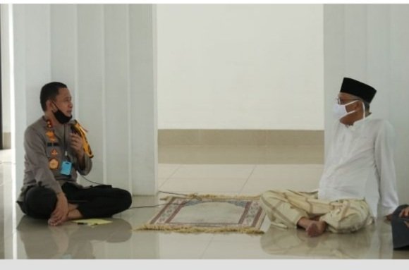 Ketua FKUB Sumsel Mal An Abdullah saat dikunjungi Kapolda Sumsel