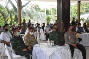 Danrem 082/CPYJ Dampingi Kunjungan Menteri Pertanian di Jombang