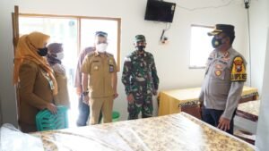 Tinjau PPKM Mikro Jatirowo, Kapolresta Mojokerto Himbau Prokes, Vaksinasi dan Tunda Mudik