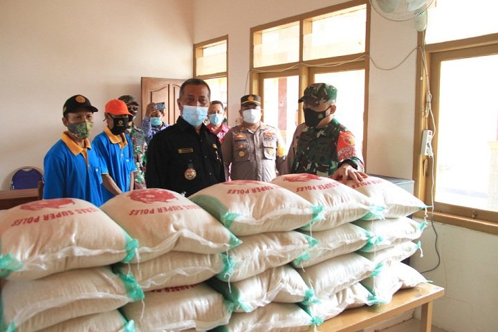 Dandim 0815/Mojokerto Tinjau PPKM Bersakala Mikro Segunung